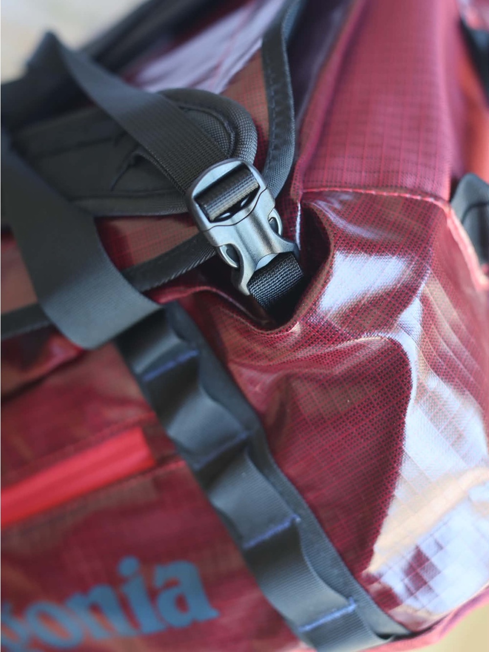 Patagonia 40L Red Duffel Bag Polyester Solid Zip Closure Backpack Older version - Picture 3 of 9